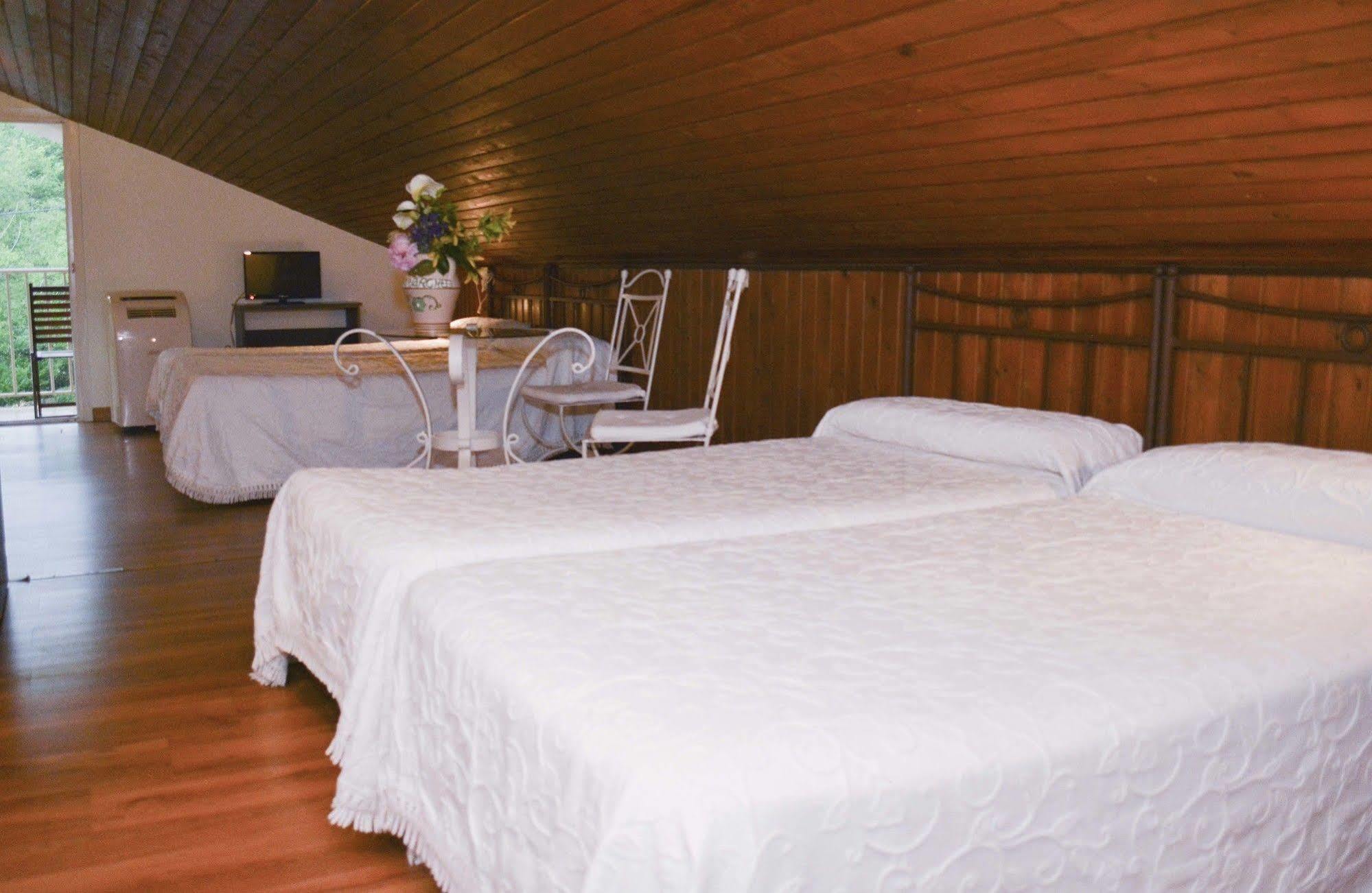 Hotel Azabache Susierra Onís Zewnętrze zdjęcie